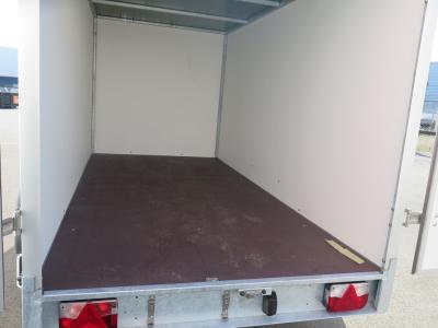 Easyline Gesloten aanhangwagen tandemas 300x147x180cm 2100kg