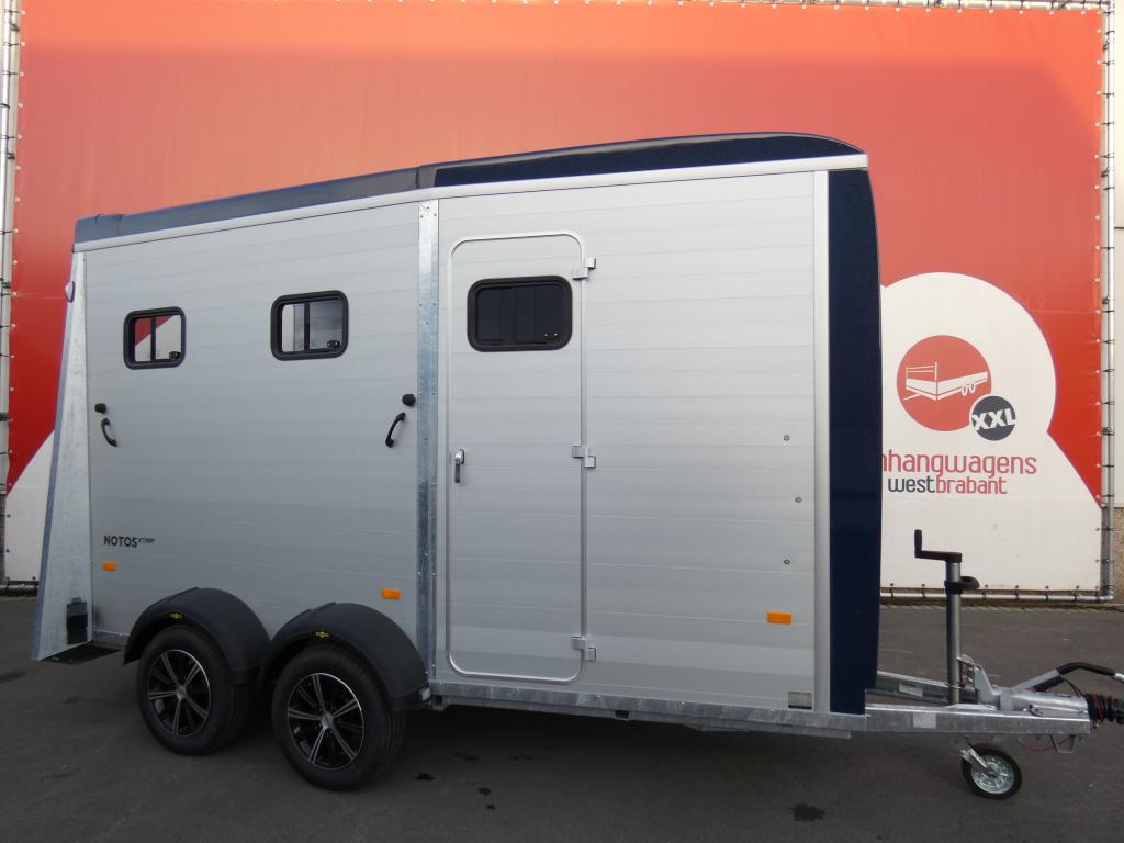 Humbaur Notos TRIA 2-paards trailer