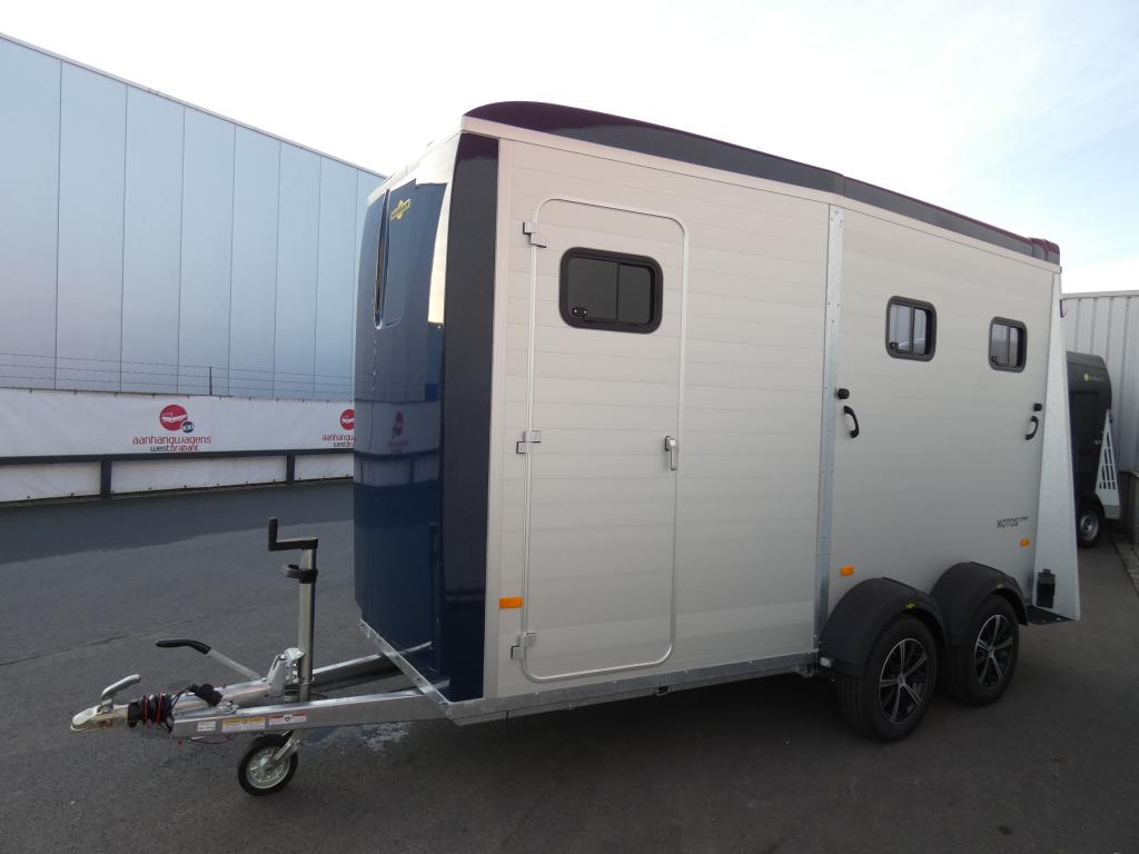 Humbaur Notos TRIA 2-paards trailer