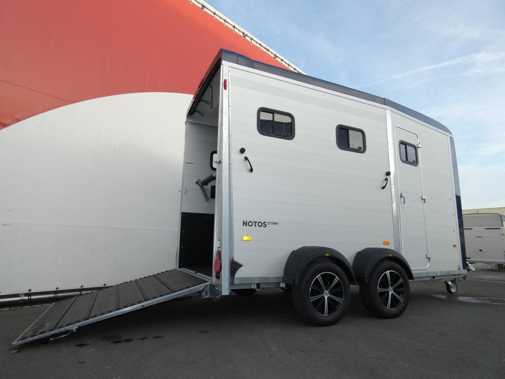 Humbaur Notos TRIA 2-paards trailer